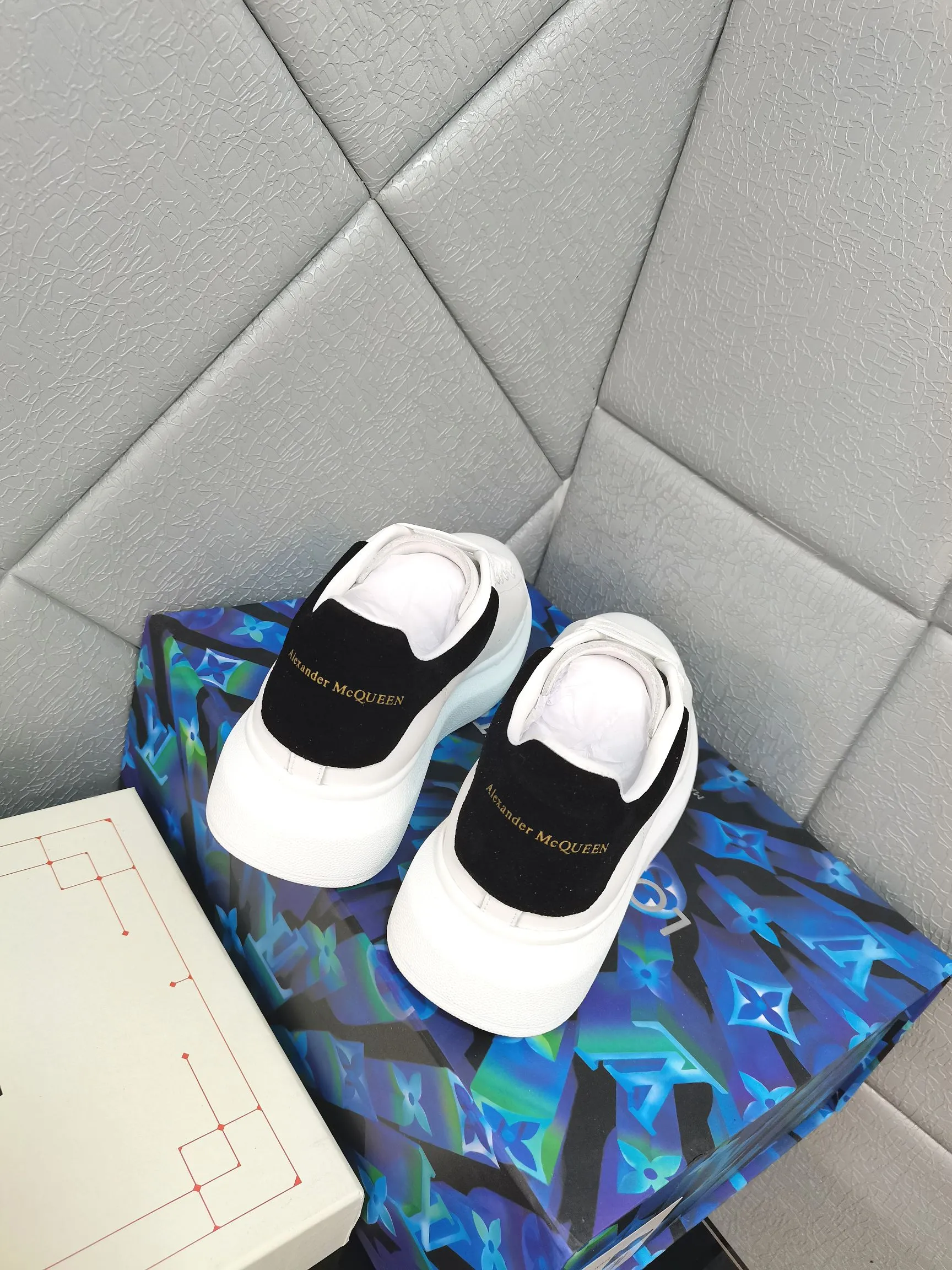 👟👟Ex-factory price 480👟👟 The latest upgraded version in 2022. The material is made of silk matte cowhide with sheepskin lining